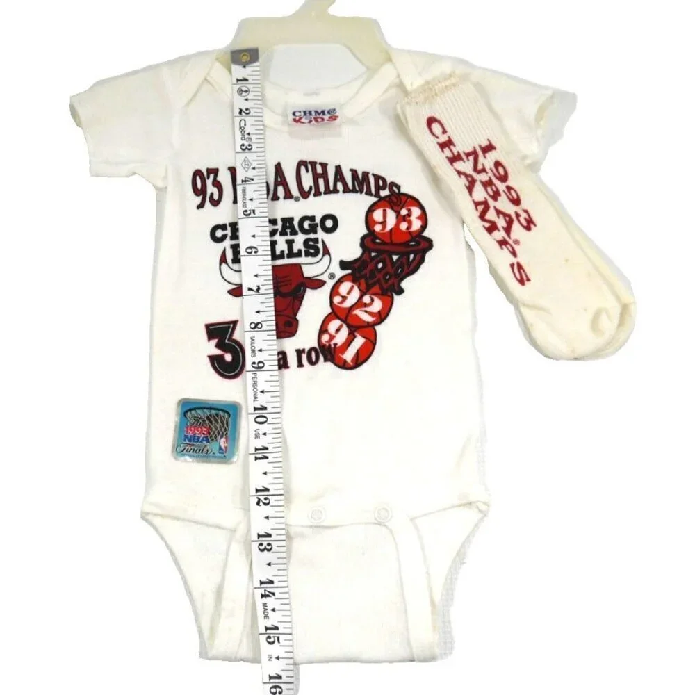 Vintage 1993 NBA Champs CHICAGO BULLS infant one piece cotton outfit & socks 12M